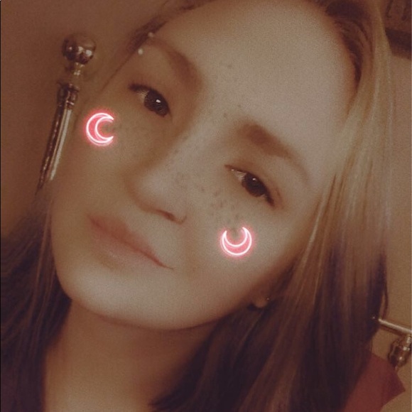 Meet your Posher, Jennifer - Picture 1 of 1